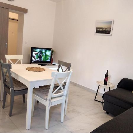 Deluxe Apartment Joia With Balcony On The Beach Bacvice, Free Parking, Old Town, Near Ferry Port Split Extérieur photo